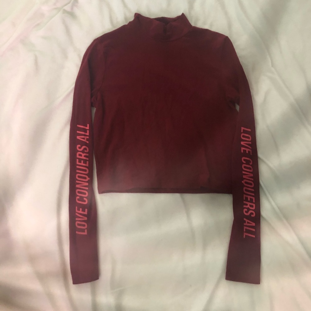 Maroon turtle neck